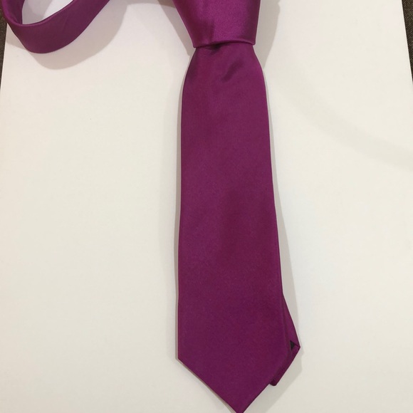CALVIN KLEIN MEN’s TIE. 100% SILK “SLIM” - Picture 2 of 4